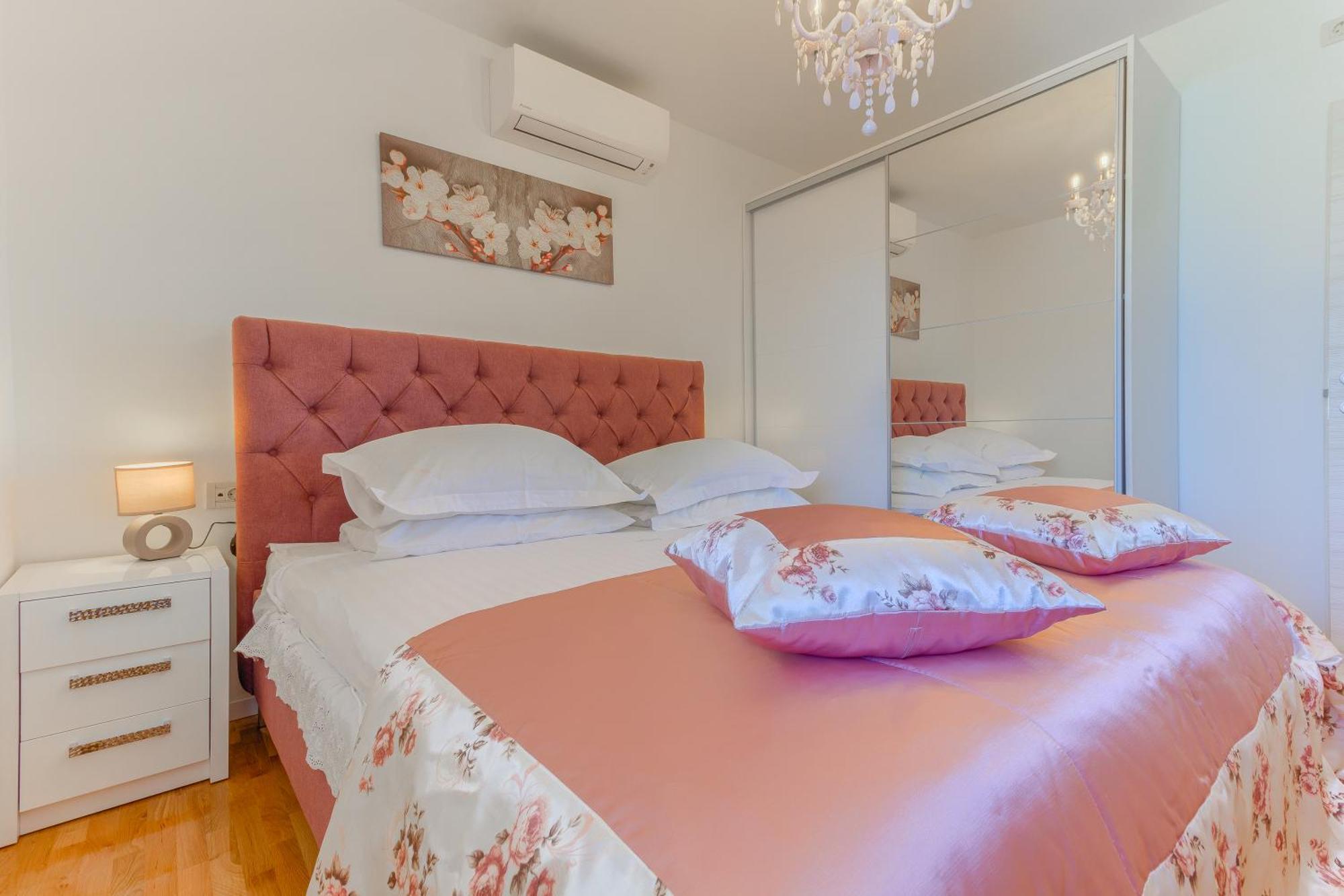 Villa Arijana -More Слатине Экстерьер фото